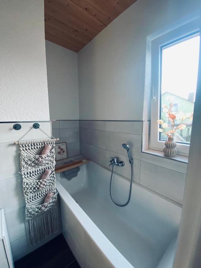 Zimmer M. Eigenem Bad Und Badewanne Direkt Am Wald Amöneburg Εξωτερικό φωτογραφία