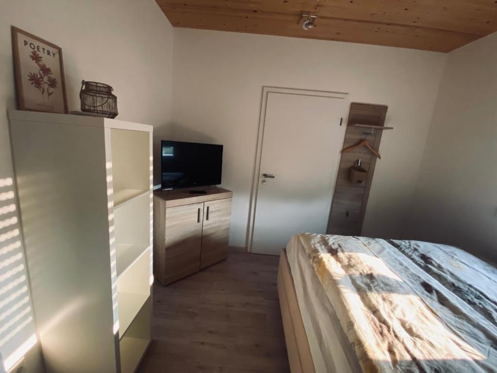 Zimmer M. Eigenem Bad Und Badewanne Direkt Am Wald Amöneburg Εξωτερικό φωτογραφία