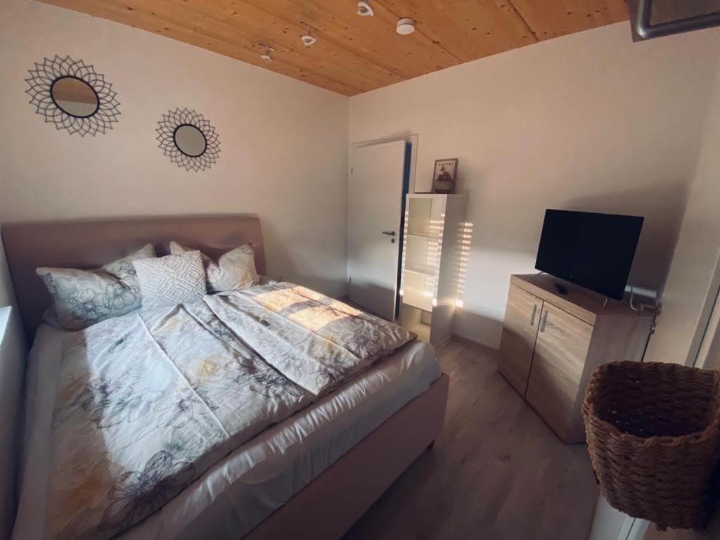 Zimmer M. Eigenem Bad Und Badewanne Direkt Am Wald Amöneburg Εξωτερικό φωτογραφία